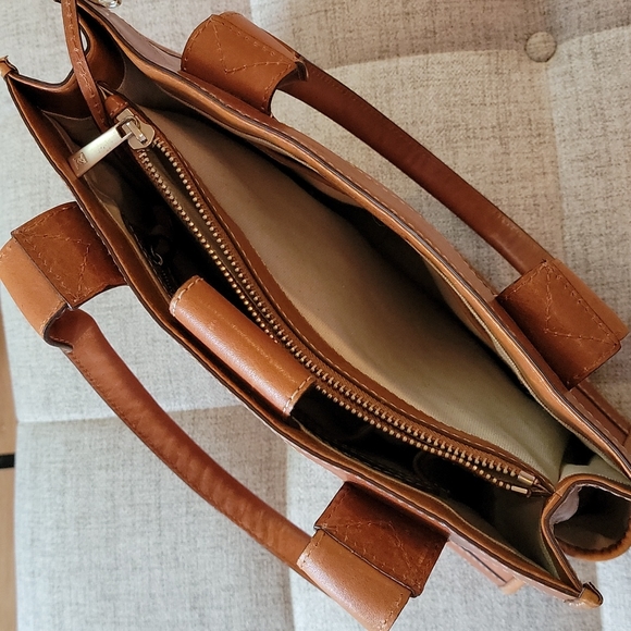 Vintage Michael Michael Kors Brown leather purse - Picture 8 of 15